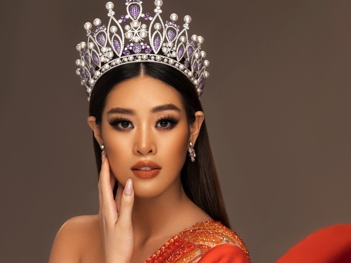 'Miss Universe 2020': Lộ diện dàn BGK 'khủng' giúp Hoa hậu Khánh Vân lựa chọn trang phục dân tộc