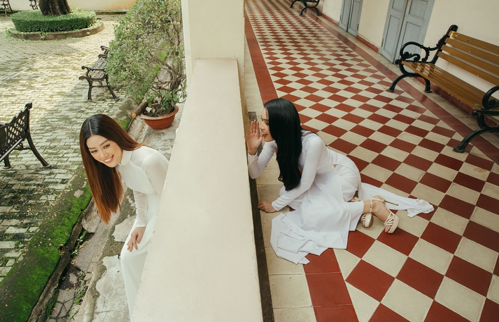 Hoa hậu Khánh Vân và Á hậu Phương Anh chào mừng năm học mới trong bộ ảnh Áo dài