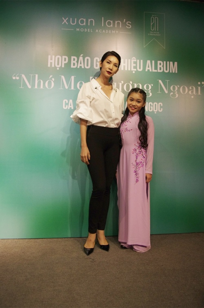 ca si nhi vo khanh ngoc gay xuc dong voi album bolero nho me thuong ngoai