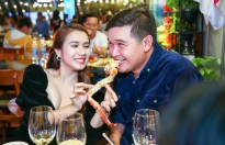 Vợ chồng đạo diễn Võ Thanh Hòa & Mai Bảo Ngọc tình tứ tận hưởng hải sản tươi sống
