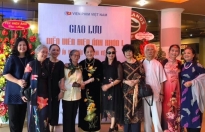Các nghệ sĩ điện ảnh khóa 1 tay bắt mặt mừng ngày gặp lại tại 'Dấu ấn vàng của điện ảnh Việt Nam'