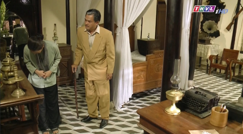 tieng set trong mua tap 37 thi binh khoc nac khi nhin thay di anh cua minh bi khai duy nhin nhu nguoi dung