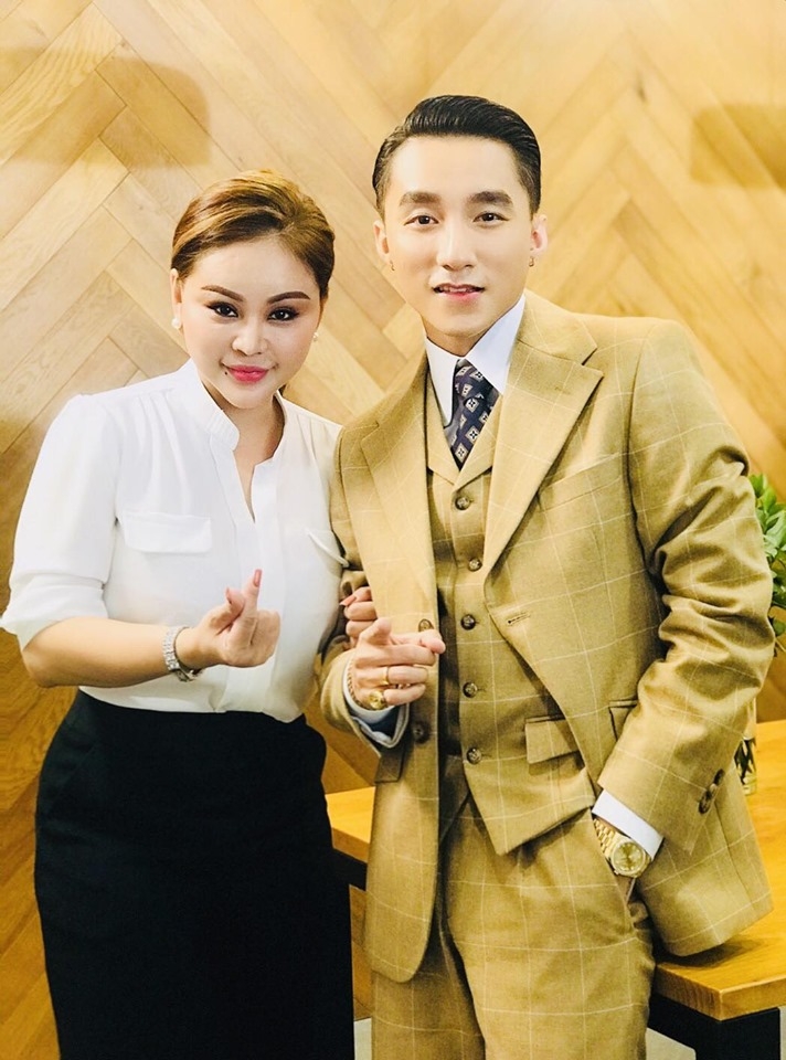 le giang ban ron voi hang nui cong viec sau chuyen luu dien tu my ve