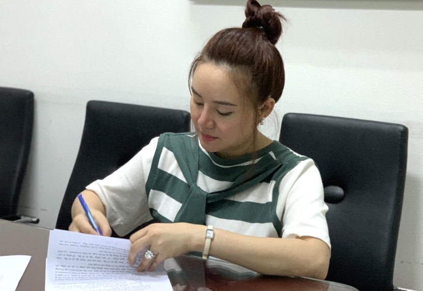 Cho rằng mình bị xúc phạm nhân phẩm, ca sĩ Vy Oanh yêu cầu khởi tố bà N.P.H