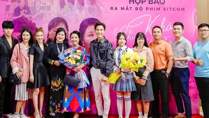 Nghệ sĩ Tấn Thi, Phi Phụng, Ngân Quỳnh, La Mindu xuất hiện tại họp báo ra mắt phim sitcom 'Chìa khóa tình thân'