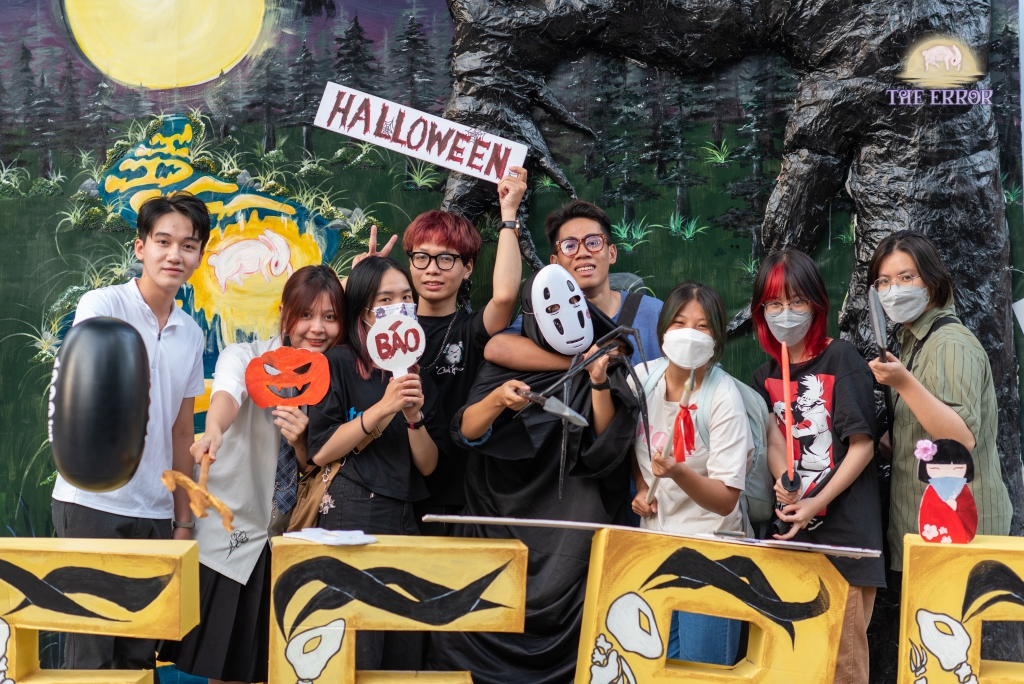 Sinh viên Báo chí trải nghiệm hoạt động 'chữa lành' trước thềm đêm hội Halloween 2022