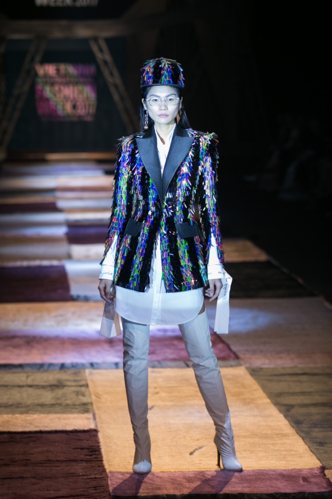 thanh hang lai la vedette cua nguyen cong tri trong vietnam international fashion week