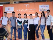 Đông đảo nghệ sĩ cùng quỹ từ thiện Nam Phương chung tay giúp trẻ em đến trường