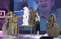 'Mãi mãi thanh xuân': Điêu khắc gia 76 tuổi và cơ duyên đến với bức tượng bằng mút xốp