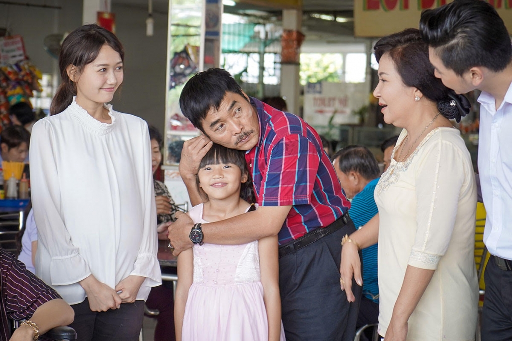 tap cuoi tay buon buong tay chieu dai khan gia bang dam cuoi ngap tieng cuoi