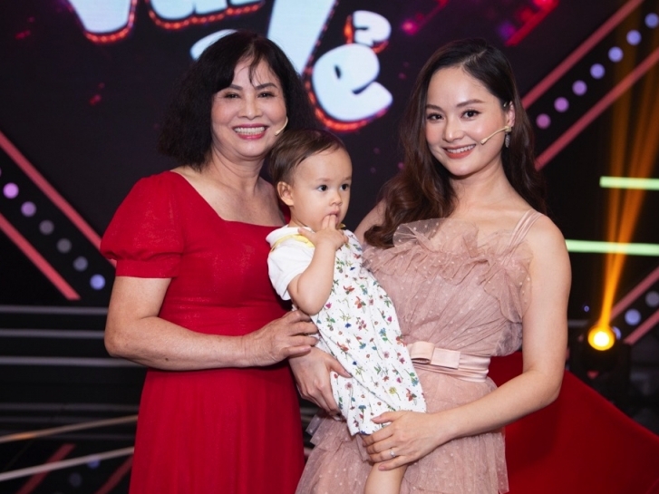 "Tối Chủ nhật vui vẻ" tập 2: Lan Phương bất ngờ khi thấy mẹ ... ( https://thegioidienanh.vn › toi-chu-n... )