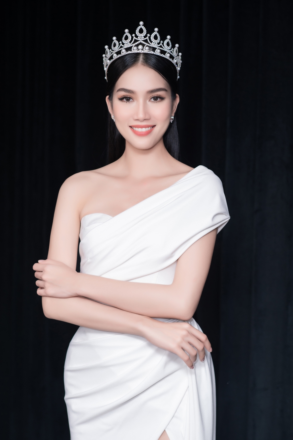tan a hau pham ngoc phuong anh gay chu y tren dau truong nhan sac quoc te