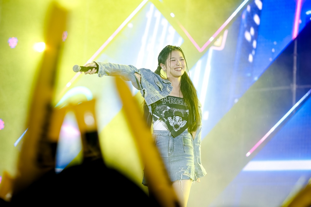 Miu Lê, Karik, OnlyC, Hieuthuhai... quẩy siêu ngầu tại đêm concert 'MTV School Fest'
