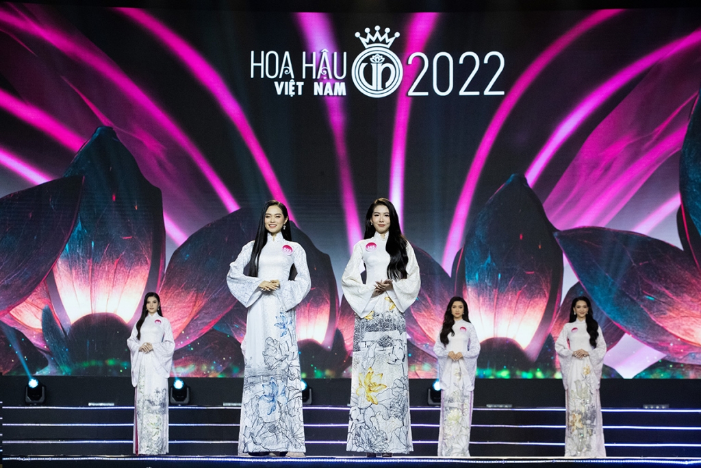 Đêm chung khảo 'Hoa hậu Việt Nam 2022': Dàn thí sinh 'lột xác' sau 2 tuần tập luyện