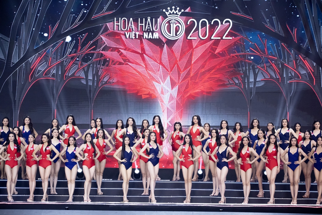 Đêm chung khảo 'Hoa hậu Việt Nam 2022': Dàn thí sinh 'lột xác' sau 2 tuần tập luyện