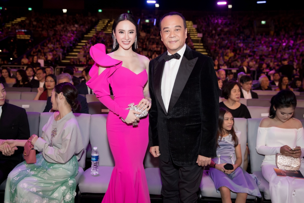 angela phuong trinh hoi ngo au duong chan hoa tai asian television awards lan thu 22