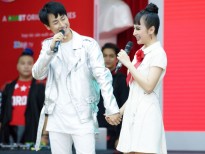 Nắm chặt tay Rocker Nguyễn nhưng Angela Phương Trinh vẫn chọn Hữu Vi là mẫu bạn trai lý tưởng