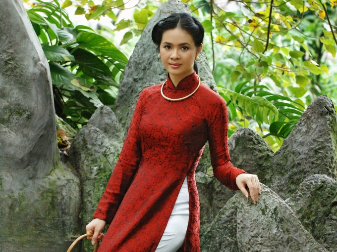 Người đẹp Thủy Tiên hóa thân thành thiếu nữ Việt xưa qua ống kính của nhiếp ảnh gia Nguyệt Vy