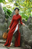 Người đẹp Thủy Tiên hóa thân thành thiếu nữ Việt xưa qua ống kính của nhiếp ảnh gia Nguyệt Vy