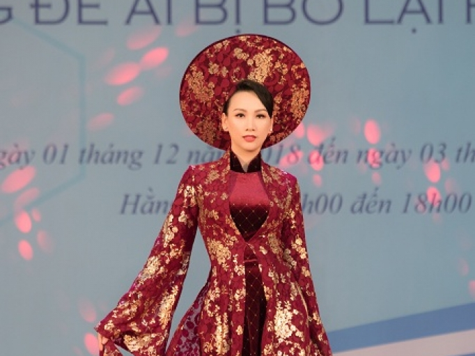 Hoa hậu Paris Vũ trình diễn áo dài, ủng hộ thương binh, nạn nhân chất độc da cam tại Hà Nội