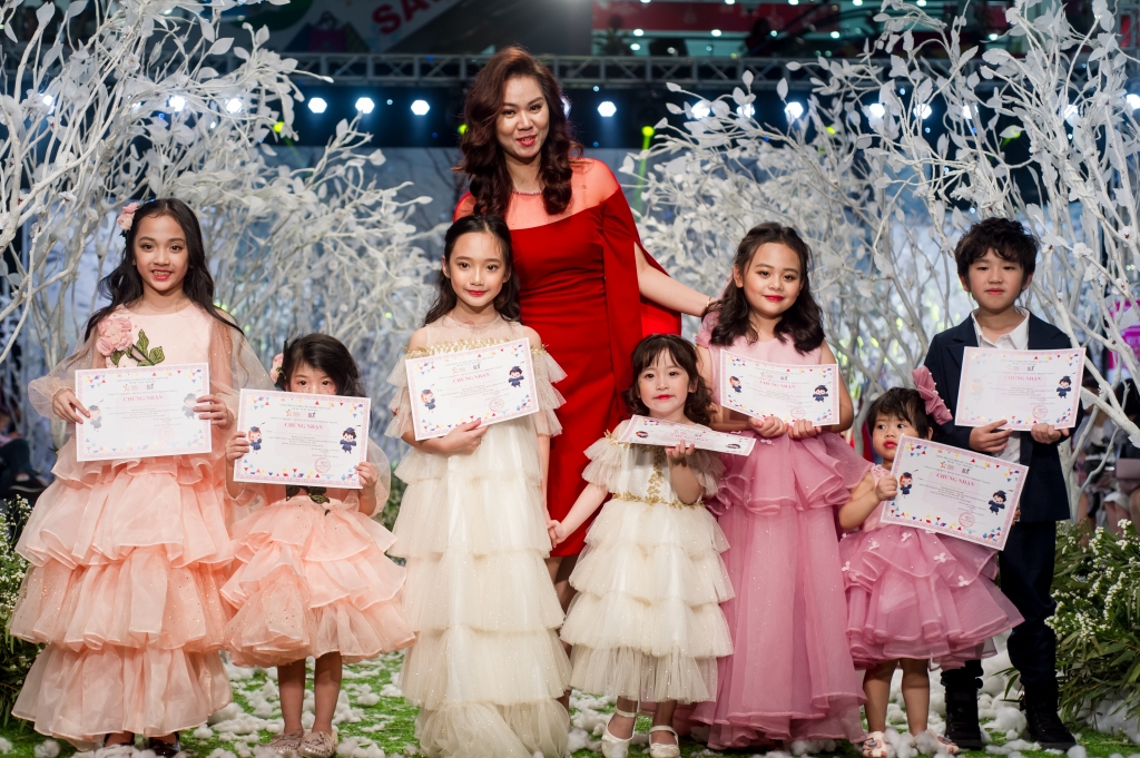 khu vuon tuyet trang diem nhan an tuong cua vietnam kids fashion week mua 3