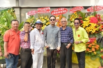 Dàn nghệ sĩ rủ nhau đến chúc mừng triển lãm ảnh 'Nghĩa tình nghệ sĩ' của hai nhiếp ảnh gia Thái Ngọc Sơn và Lữ Đắc Long