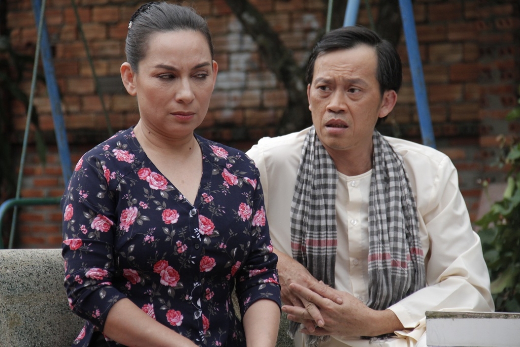 nsut hoai linh va ca si phi nhung khau chien trong anh ba khia