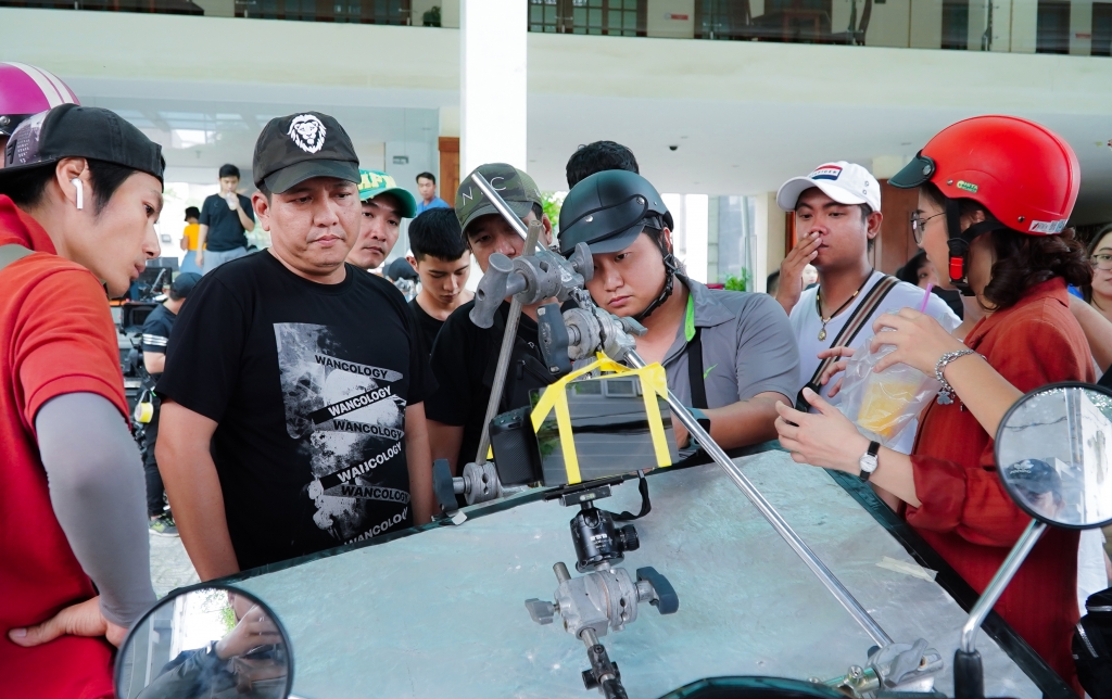 ekip phim nguoi can quen phai nho chia se trai nghiem lam nghe kho quen trong nam 2020