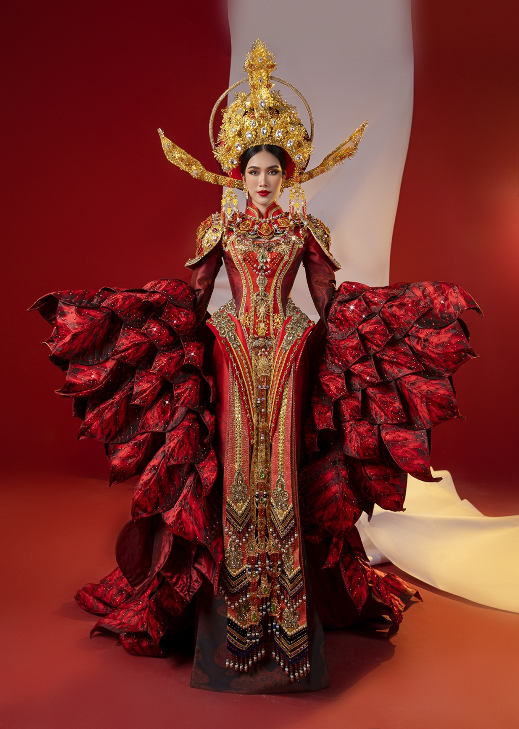 Mang hình ảnh Nữ Trạng Nguyên vào quốc phục, Phương Anh gây ấn tượng mạnh tại 'Miss International 2022'