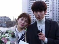 Lee Sung Kyung và Nam Joo Hyuk oà khóc sau cảnh quay cuối của "Tiên nữ cử tạ Kim Bok Joo"
