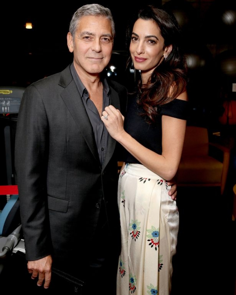 george clooney va vo amal cho don song sinh mot trai mot gai