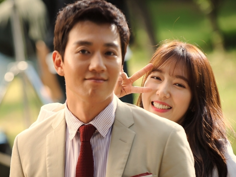 Kim Rae Won mắc cỡ khi xem lại nụ hôn với Park Shin Hye trong "Chuyện tình bác sĩ"