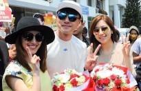 Fan hâm mộ “đội nắng” đón dàn sao TVB đến Việt Nam