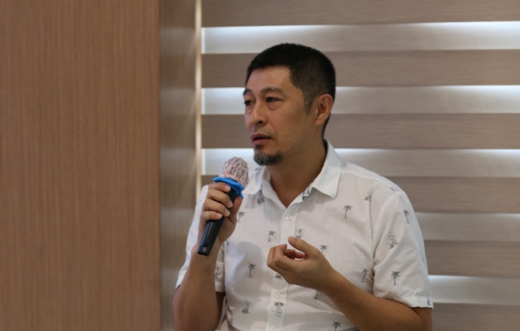 Đạo diễn – nhà sản xuất Charlie Nguyễn đưa ra quan điểm của mình tại hội thảo