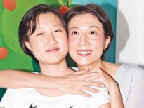 'Tình cũ' của Thành Long chấp nhận cho con gái yêu người đồng giới