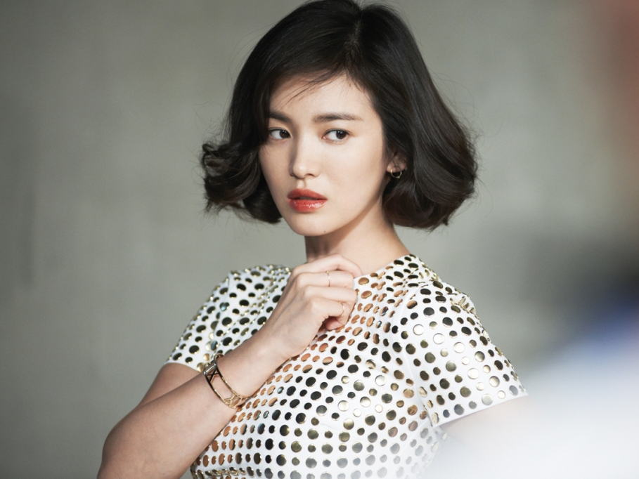 Bất chấp sắp lấy Song Joong Ki, Song Hye Kyo vẫn trở thành nô lệ tình dục trong phim mới?