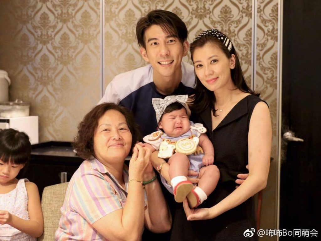 gia tinh van tu kiet giai khoe anh gia dinh sau chuyen sang viet nam