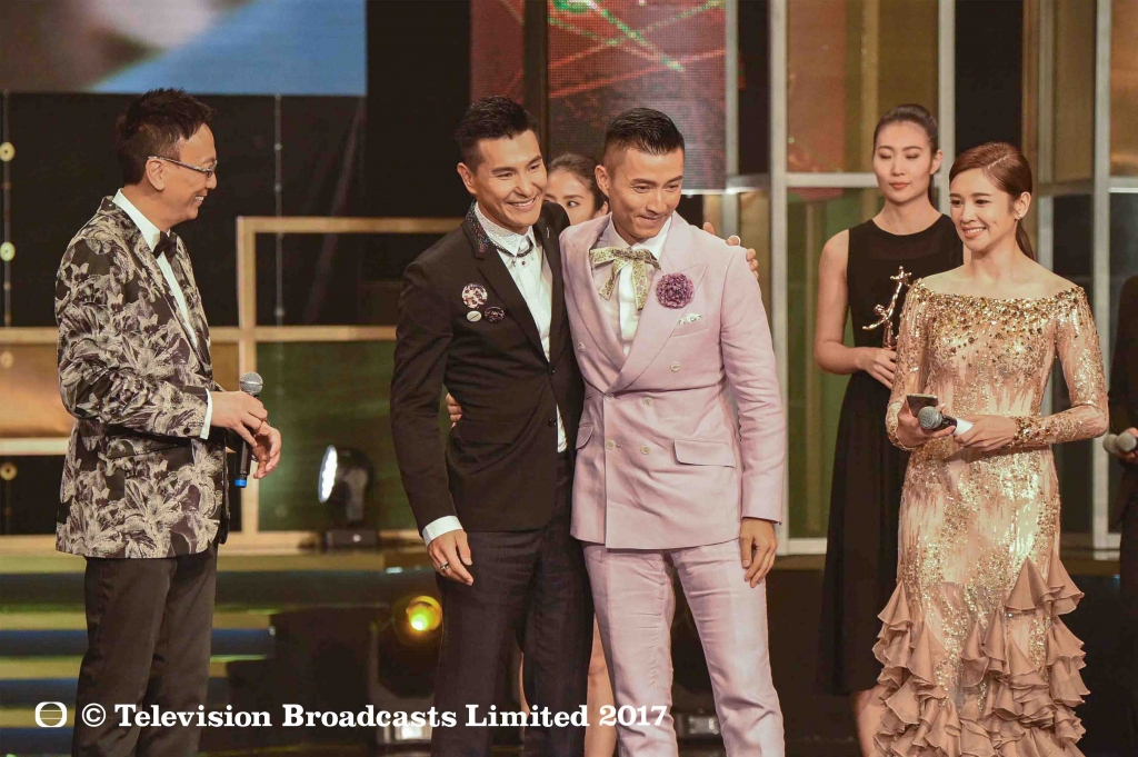 vuot qua ranh gioi gianh chien thang tuyet doi tai giai starhub tvb awards 2017