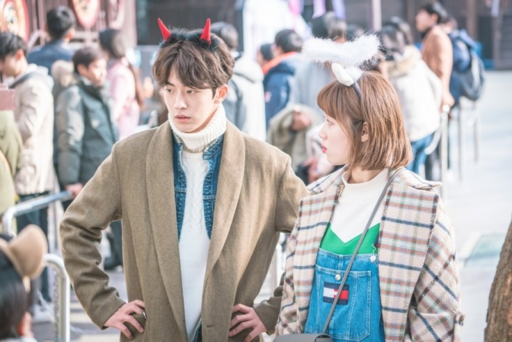 ji soo va seo hyun tai ngo nam joo hyuk trong thien than cu ta kim bok joo