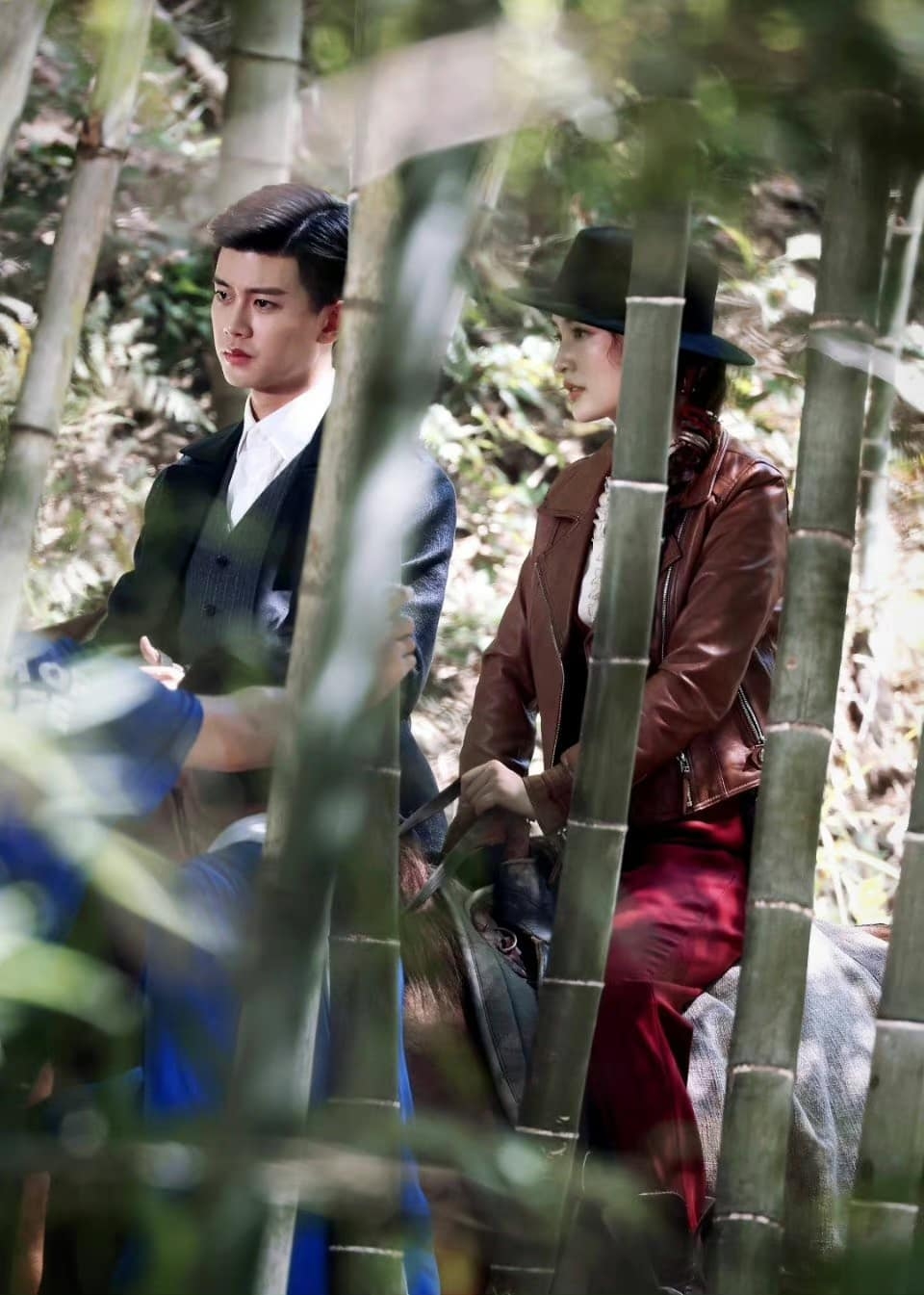 Nhậm Gia Luân nghiêm mặt chỉ thẳng vào paparazzo trên phim trường 'Thỉnh Quân'