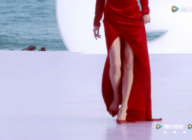 Sao Hoa ngữ và những màn đi thảm đỏ độc nhất vô nhị tại Đêm hội GQ: Lý Hiện, Đặng Luân, Bạch Kính Đình siêu 'lầy'