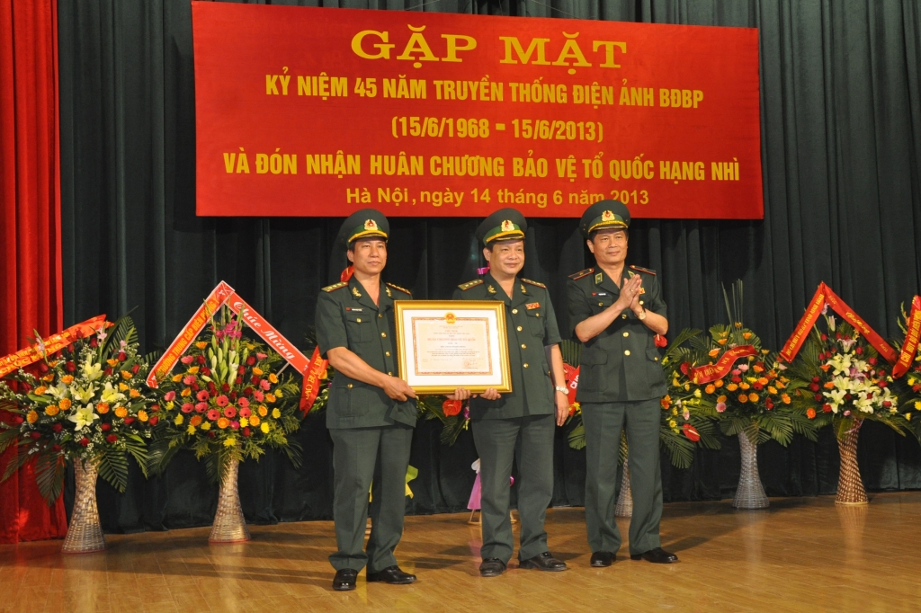 dien anh truyen hinh bo doi bien phong 50 nam mot chang duong