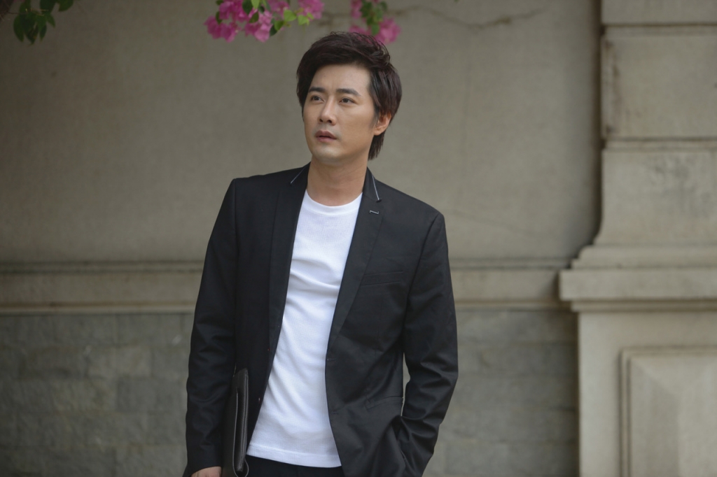 dien vien ca sy khoi tran khong nen coi thuong khan gia truyen hinh nhu thoi gian qua