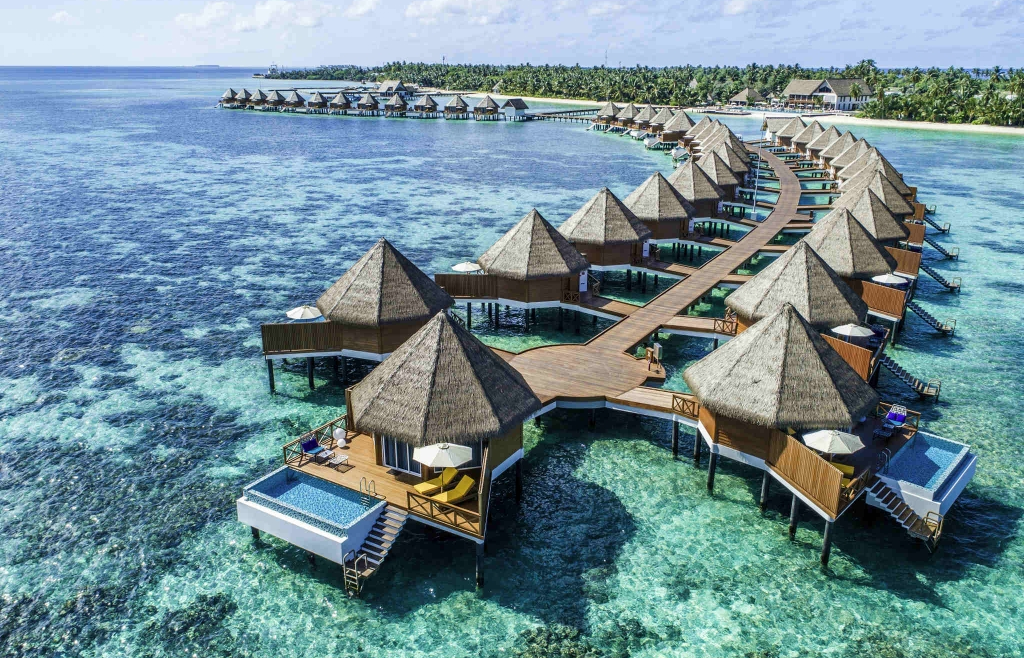 Ngắm bình minh ở đảo thiên đường Maldives