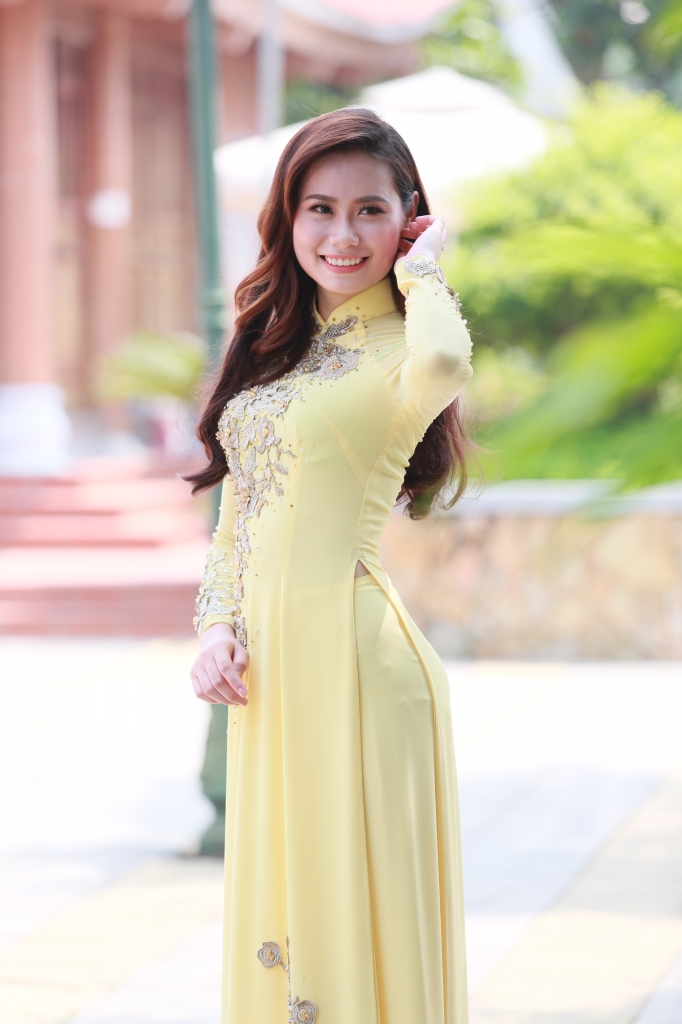 mua thu ve tren sac ao dai