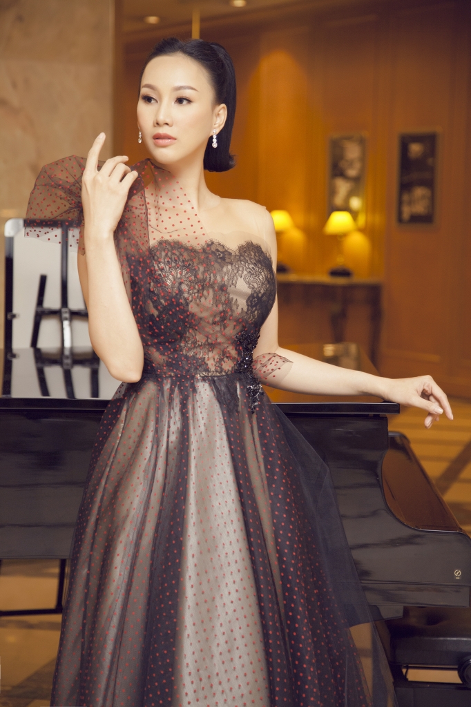 hoa hau paris vu day con cach yeu thuong nhau va song tu lap