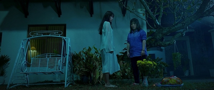 (Review) 'Vong nhi': Phim kinh dị 'khá' nhưng ra sai thời điểm?