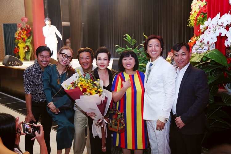 Nghệ sĩ Minh Nhí khai trương sân khấu nghệ thuật