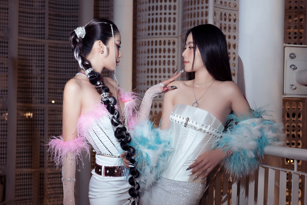 Chị em Lệ Nam và Nam Em diện đồ cá tính, thân thiết tại sự kiện trao giải của TikTok