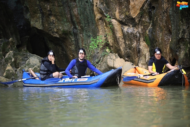 Dàn cast '2 Ngày 1 Đêm' và hành trình giới thiệu văn hóa Việt Nam đến 3 người bạn ở 3 châu lục